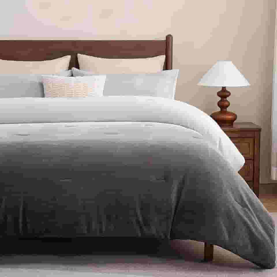 Bedbay Conjunto de edredom cinza, fofo, luxuoso, de veludo, leite, tamanho king, cinza, gradiente, 3 peças, edredom quente de inverno para cama queen size com 2 fronhas