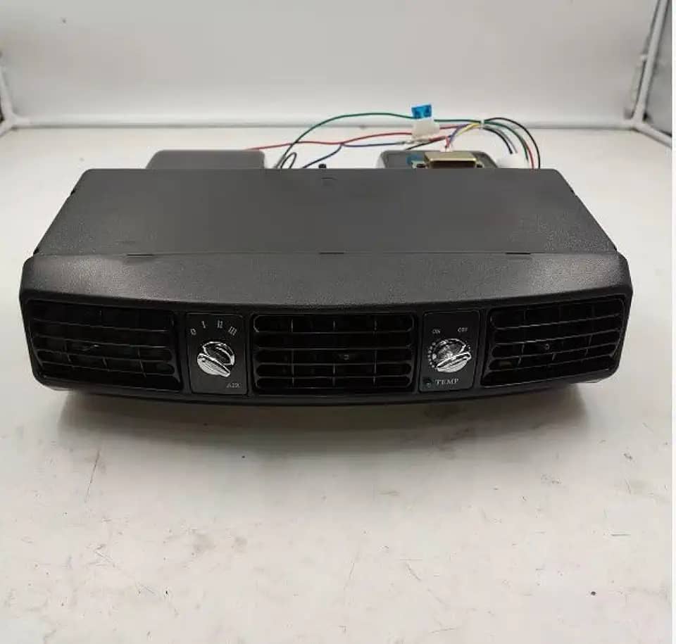 Ar condicionado para veículo universal sob o painel 12V LHD Evaporador de ar condicionado 200 CFM 3 velocidades fluxo de ar 13700 BTU capacidade de resfriamento (3100 Kcal./H)