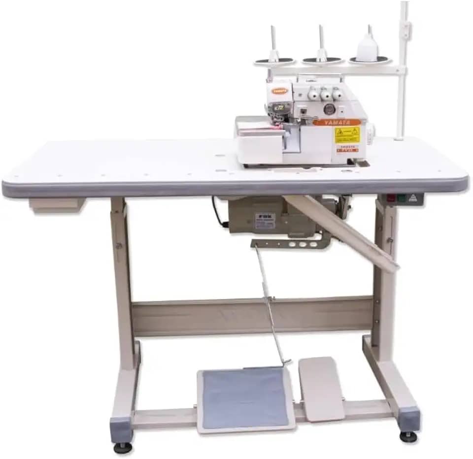 Máquina Industrial Overlock Yamata FY33 Completa (220)