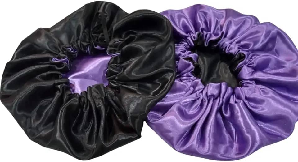 2 touca de cetim dupla face toca dupla face de cetim preta com pink (preta com roxo, PARA cabelos curtos e médio)