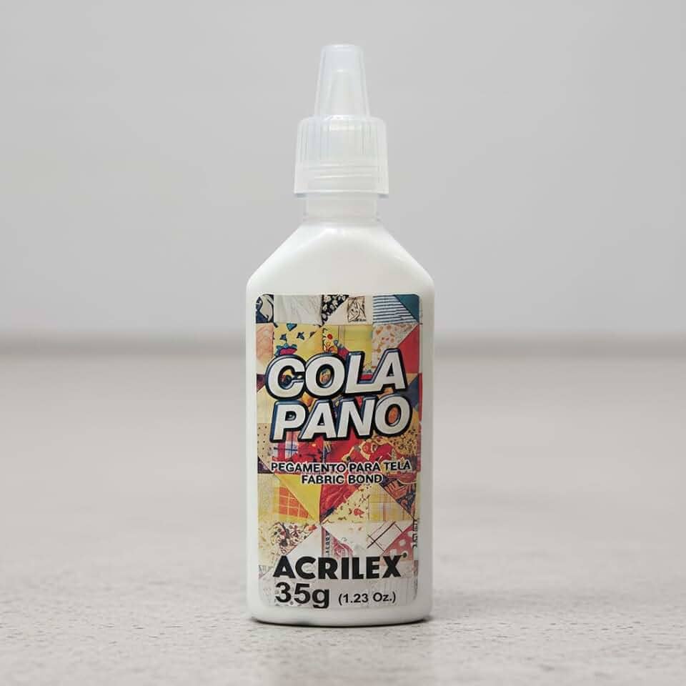 Cola Pano 35g com Bico Aplicador – Fixação Forte em Tecidos | Ideal para Patchwork, Apliques, Roupas e Artesanato