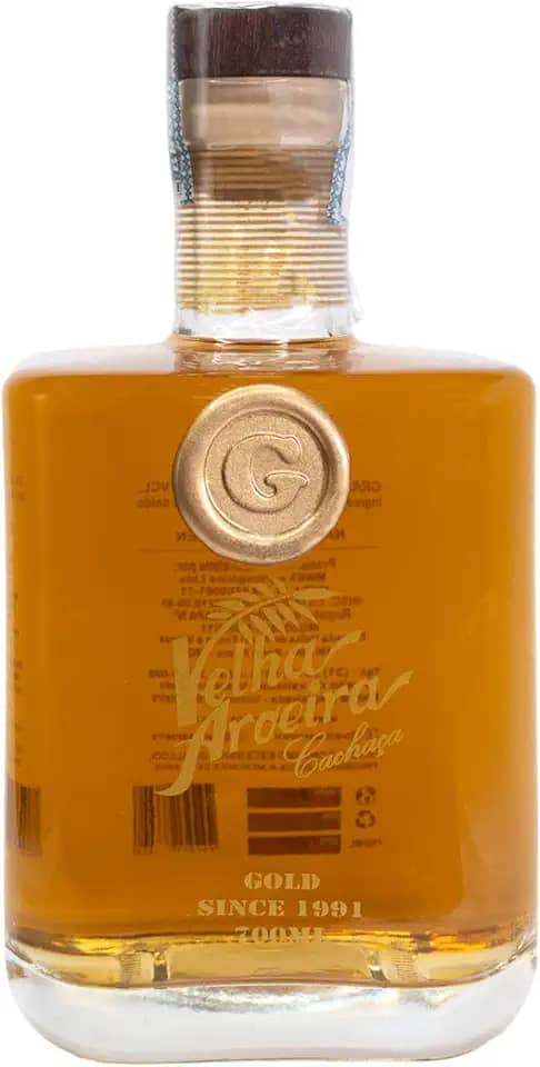 Cachaça Gold 6 Anos Velha Aroeira, 700 ml, 40% Teor Alcoólico, Envelhecida em Carvalho Francês, Destilado Premium de Minas Gerais