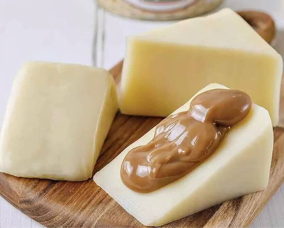 Combo Queijo Minas Meia Cura 1kg + Doce de Leite Pastoso 500g