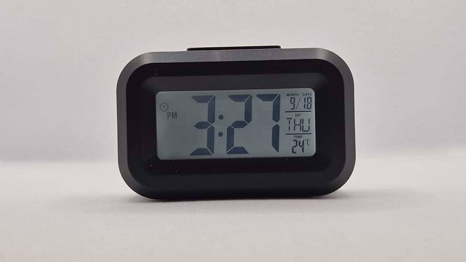 Relógio de Mesa Digital Despertador a Pilha com Termômetro e Calendário, Luz Noturna Azul, Design Moderno e Compacto para Quarto, Escritório e Viagem (Preto)
