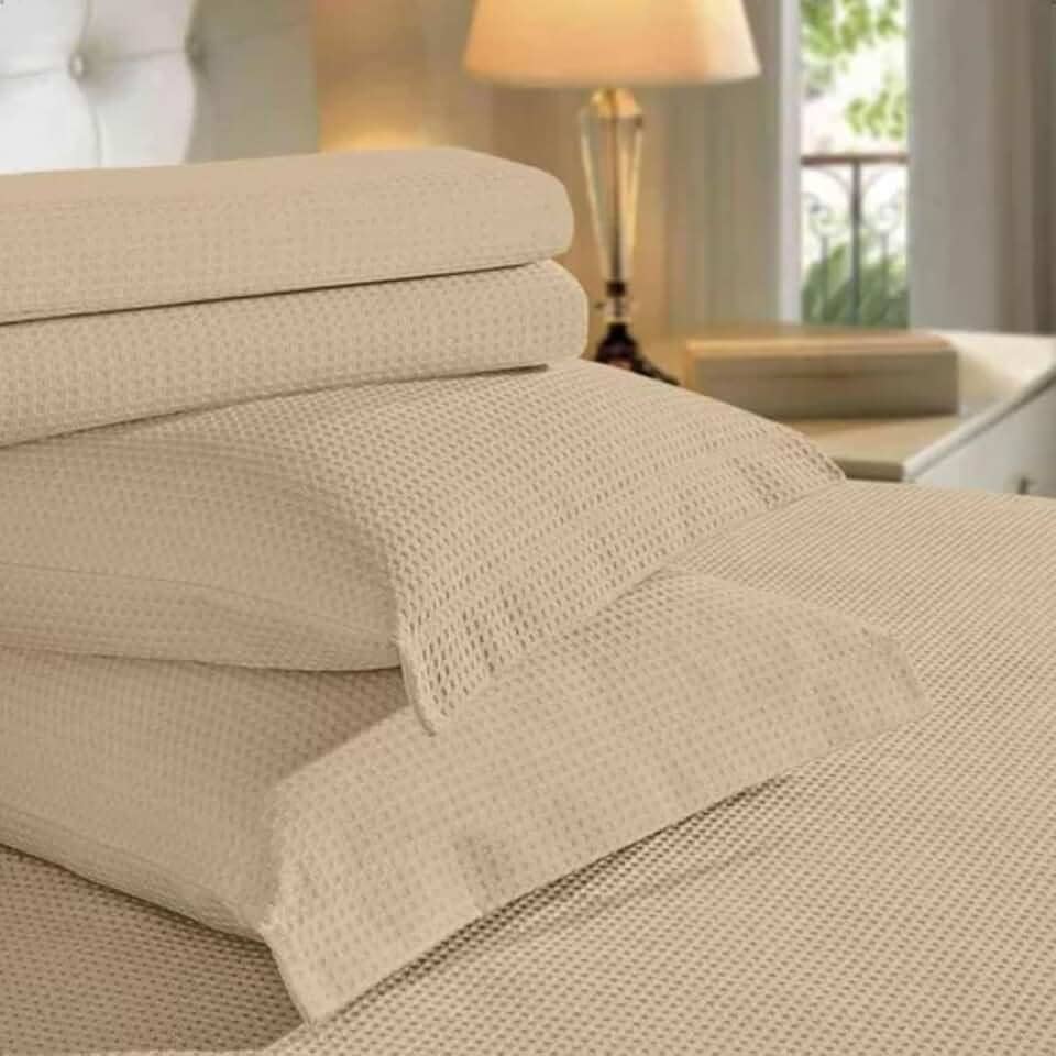 Colcha Cobre Leito de Cama Lisa Piquet 100% Algodão Luxo (Bege, Queen)