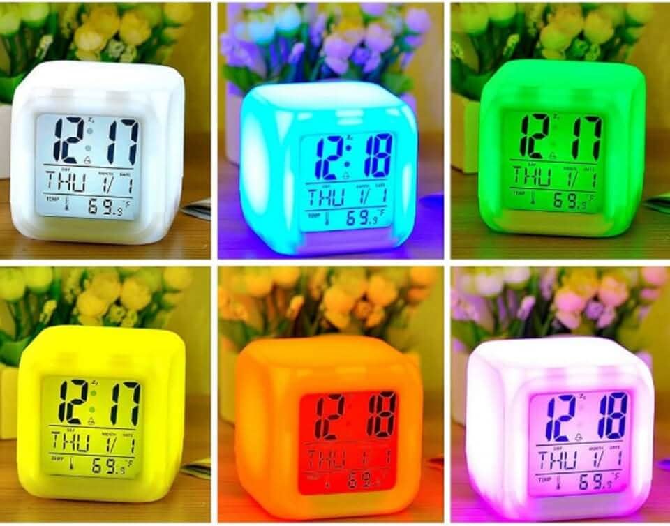 Relógio despertador de mesa Cube Led 7 Cores