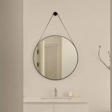 Espelho Decorativo Redondo 60cm Adnet Suspenso com Alça em Couro Cor Café para Banheiro Quarto Sala