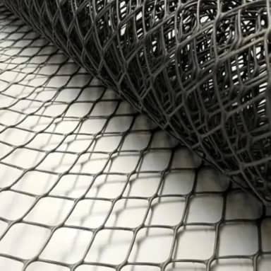 Tela Plástica Preta para Proteção, 20m x 1,5m ou 1m, Malha 2cm, Resistente à Água, para Galinheiro e Jardim (1, 20M X 1,5M)