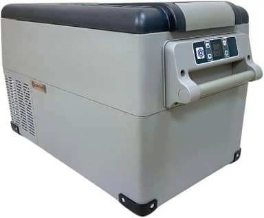 Geladeira 35 Litros 12V/24V 110v/220v Caminhão Ônibus Van Carro Trailer Motor Home