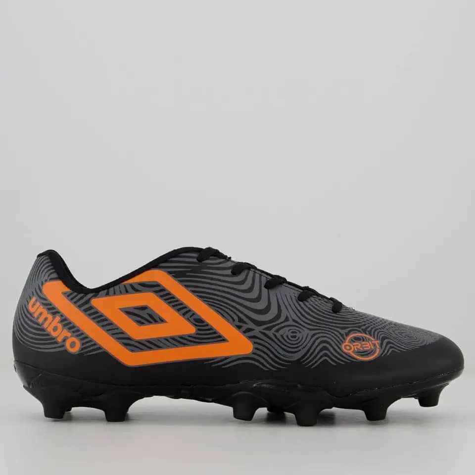 Chuteira Umbro Orbit Campo Preta e Laranja