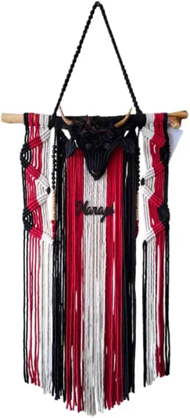 Painel de Parede Búfalo Marajoara | Arte Autoral em Macramê com Barbante de Algodão e Sementes Naturais de açaí | Decoração Amazônica Artesanal | 45x71cm