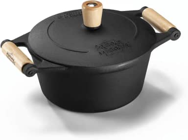 Caçarola de Ferro Fundido Panela Mineira 3 Litros com Tampa de Ferro e Cabo de Madeira, 22 cm, Ideal para Fogão a Gás, Indução, Elétrico e a Lenha, Cozimento Uniforme, Alta Retenção de Calor