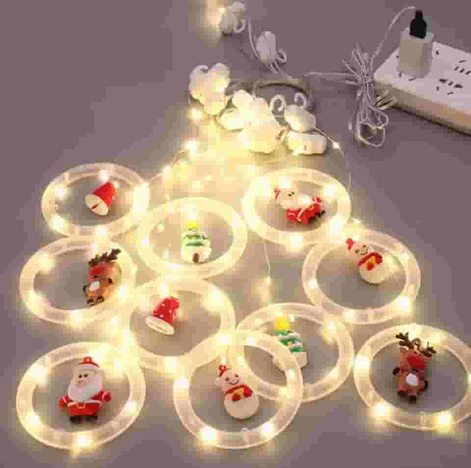 Cortina de Luzes LED Natal, 3 Metros, 100 leds e 10 Estrelas e Árvores com Personagens Natalinos, Decoração para Janela