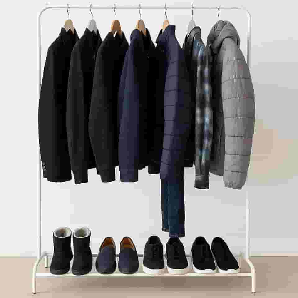 Arara Cabideiro de Chão de Metal com Sapateira e 1 Prateleira - Suporte para Roupas, Casacos, Bolsas, Calçados - Compacto, Desmontável, Resistente, Multiuso - Organizador para Quarto, Loja e Closet