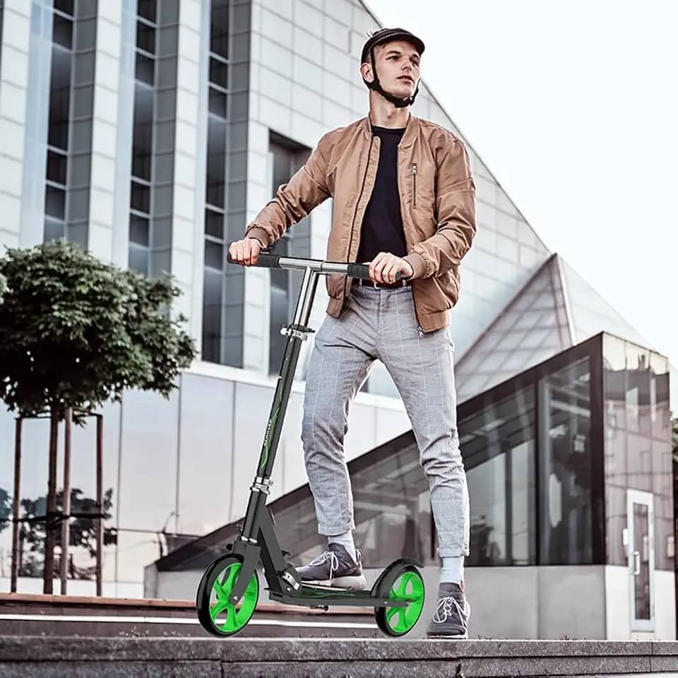 Patinete esportivo leve dobrável para adultos e adolescentes com freio de mão ajustável em altura dobrável, rodas grandes com carga durável 136 kg