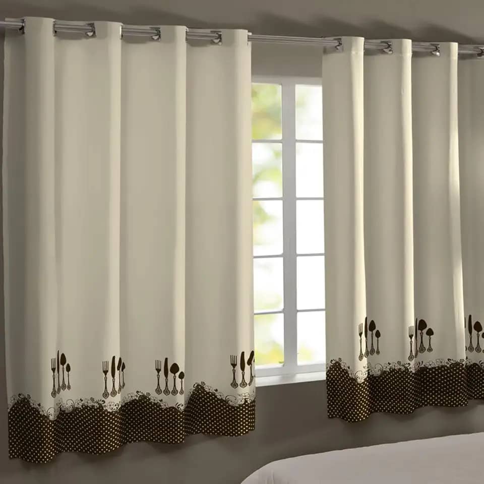 Cortina de Cozinha Estampada Gorgurinho 3,00m x 1,50m Com Ilhós (Talheres)