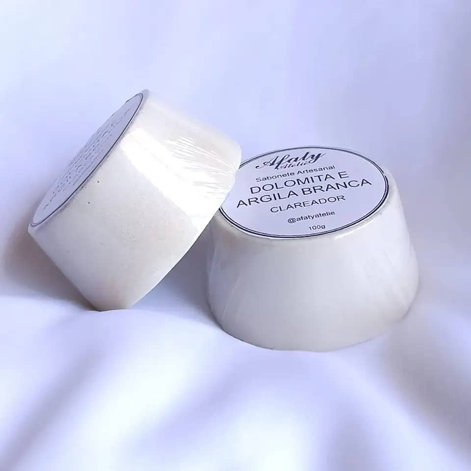 2 Sabonetes de Dolomita e Argila Branca 100g – Clareador, Pele de Porcelana | Afaty Ateliê