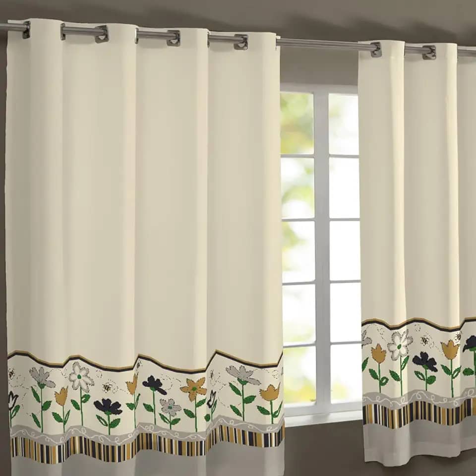 Cortina de Cozinha Estampada Gorgurinho 3,00m x 1,50m Com Ilhós (Abelha)