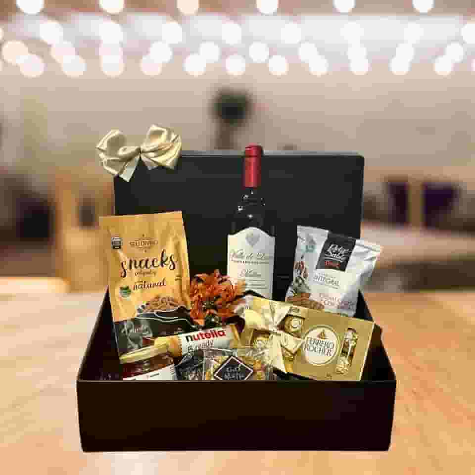 Cesta de Presente com Vinho Gentileza Empresarial Corporativa Aniversário Colaborador Clientes Chefe