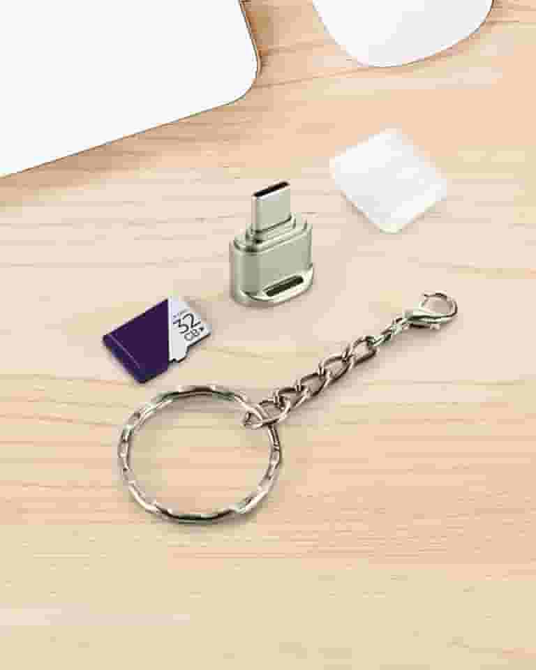 Pacote com 1 leitor de cartão TF, compatível com iPhone, com corrente de chaveiro - pequeno e portátil, adequado para viagens de negócios (prata)