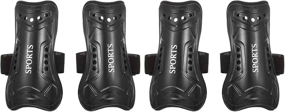 Caneleiras de futebol tamanho P, pacote com 4 protetores esportivos respiráveis de PVC para jovens, preto