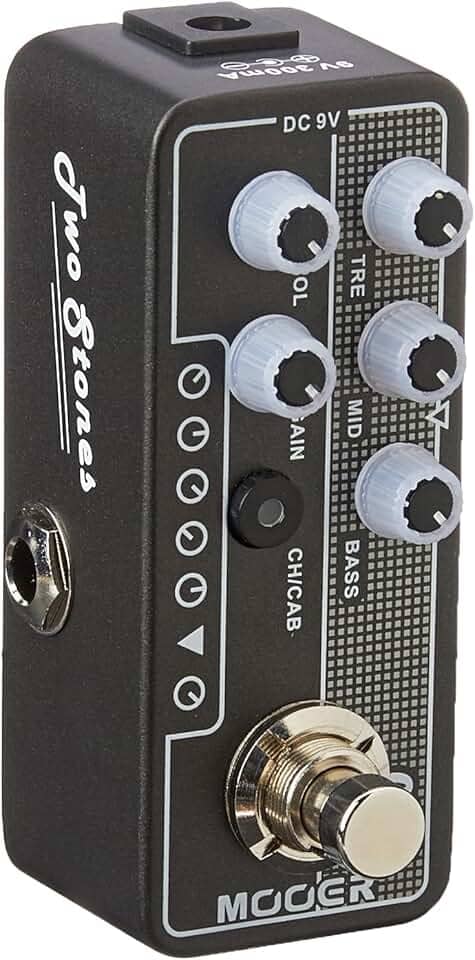 Mooer Pedal Preamp Two Stones M010 | para Guitarra, Digital, Inspirado no TwoRock Coral, Dois Canais, EQ de 3 Bandas, Simulador de Gabinete, Compacto, 9V DC