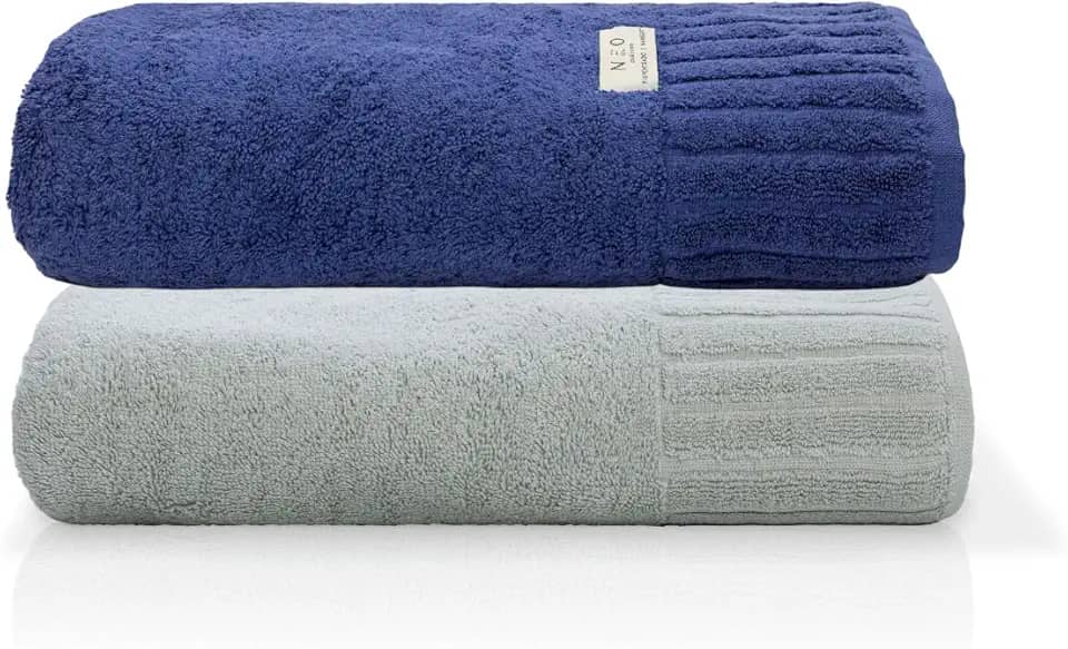 Jogo Toalha De Banho Gigante Ele/Ela Velour 500g/m², 100% Algodão, 02 Peças 85cm x 150cm, Toque Super Macio, Aconchegante, Melhor Absorção, Moderno E Sofisticado (Marinho/Limestone)