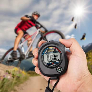 1 Cronômetro esportivo eletrônico multifuncional digital, visor grande com data, hora e função de alarme, adequado para treinadores esportivos, treinadores de fitness e árbitros