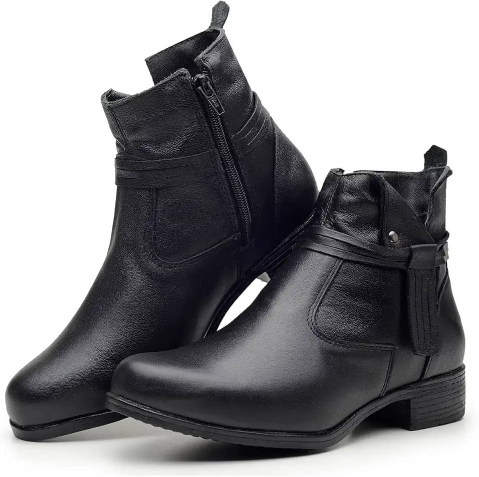Bota Feminina Cano Curto em Couro Legítimo com Ziper