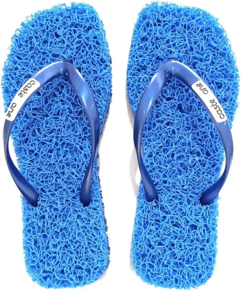 Chinelo Square Confort indicado para pessoas que sofrem com Esporão de Calcâneo, Fascite Plantar, Hiperidrose Plantar e Neuroma de Morton, Massageador para os pés, sensação de estar pisando em um tapete leve e macio tornando seu caminhar mais confortável a cada passo.