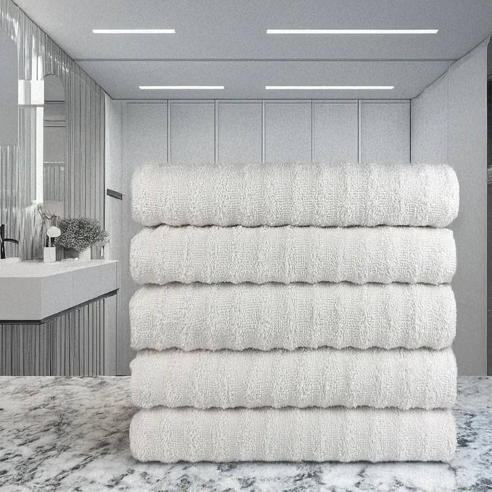 Kit Com 5 Toalhas Banhão Gigante Grossa para Hotel: Conforto e Luxo ao Seu Alcance!