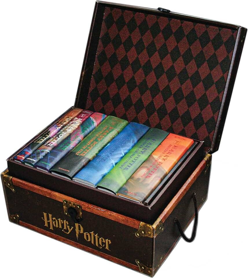 Harry Potter Hardcover Boxed Set: Books 1-7 (Trunk): Housed in a Collectible Trunk-like Box With Sturdy Handles, Lockable Lid, and Bonus Decorative Stickers