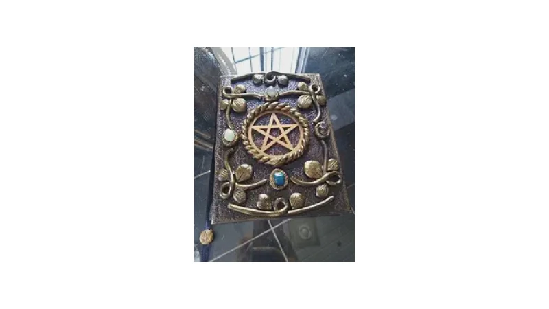 Qual Melhor Grimório Para Anotações Místicas?